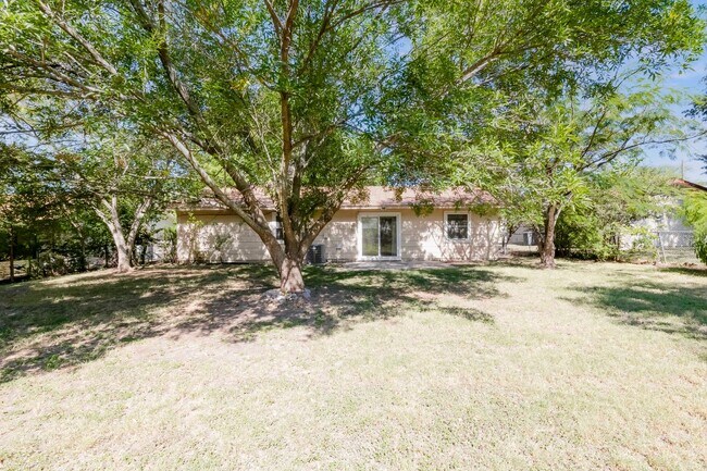 Building Photo - 2404 Andover Dr