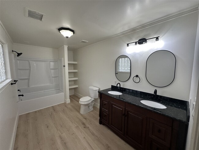 Building Photo - 1747 5th St