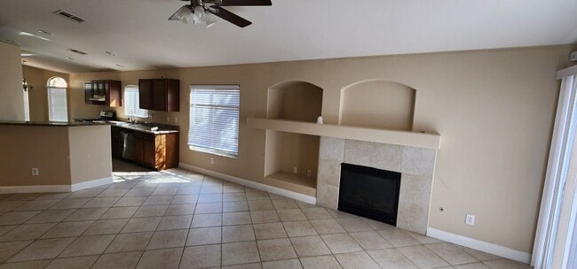 Building Photo - Great single Story Home in Southwest locat...