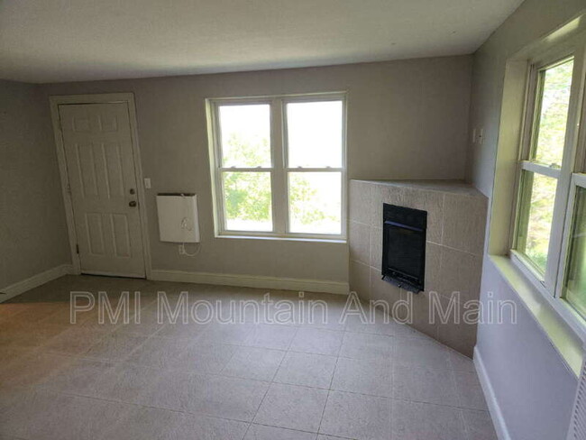 Building Photo - 74 Ebens Cove