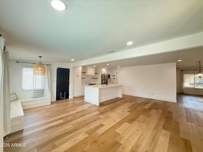 Building Photo - 1363 W Los Lagos Vista
