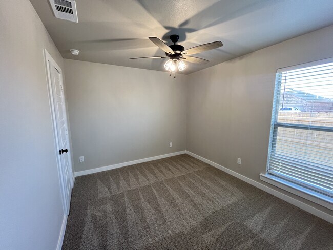 Building Photo - 1301 Ross Ave