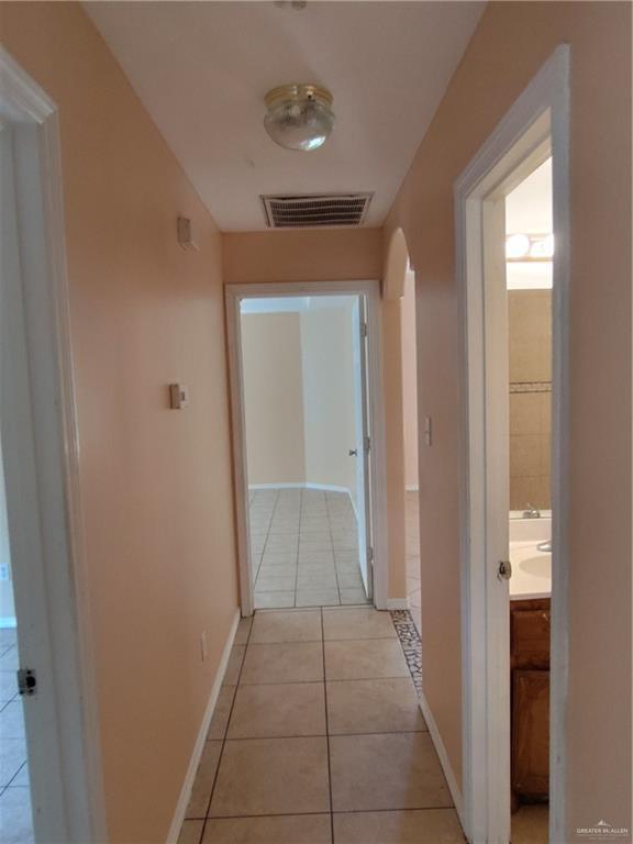 Building Photo - 13 Kingsborough Ave