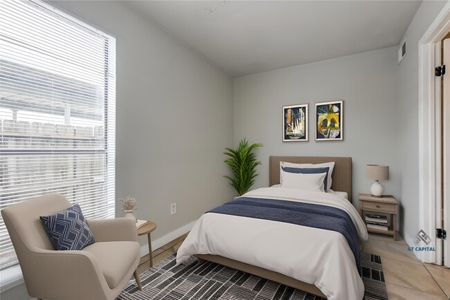 Building Photo - 8725 Victorian Village Dr