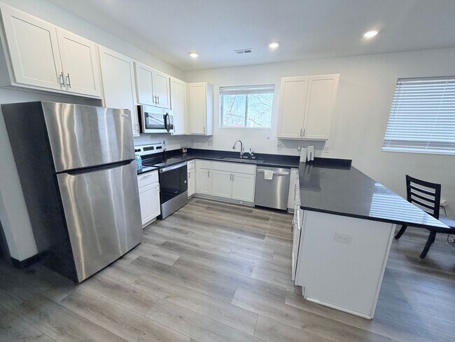 Building Photo - 385 S Clinton Ave