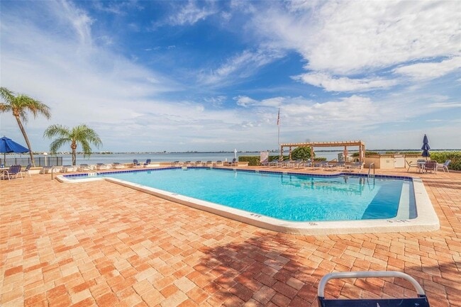 Building Photo - 6145 Sun Blvd