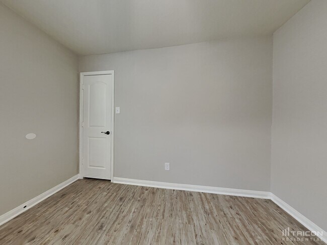 Building Photo - 1525 Treeta Trail