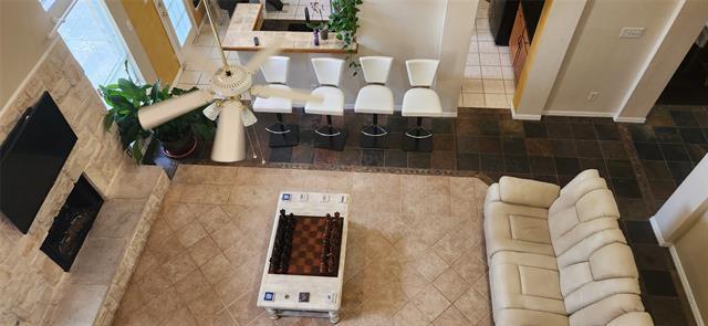 Building Photo - 809 Forest Hollow Dr