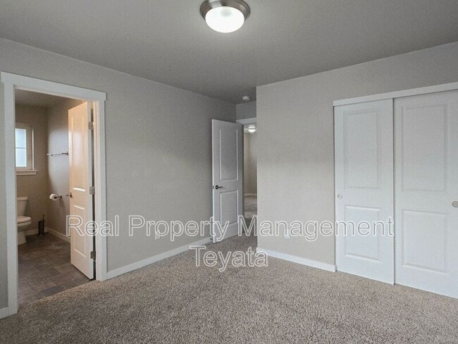 Building Photo - 4746 Hadley St