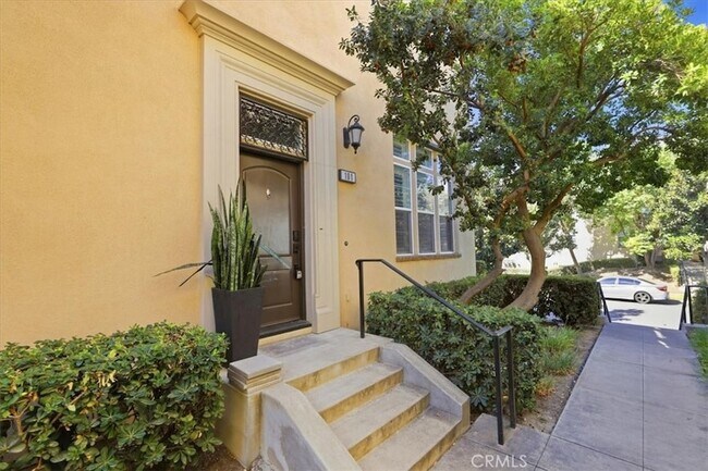Building Photo - 4433 Owens St