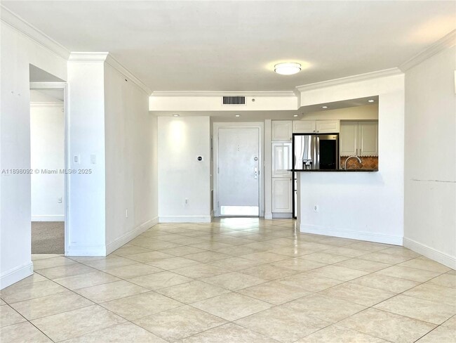 Building Photo - 1800 Sunset Harbour Dr