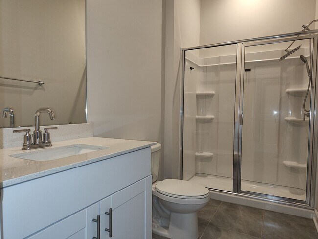 Building Photo - 5 BD/3.5 BA House in Shepherds Landing!
