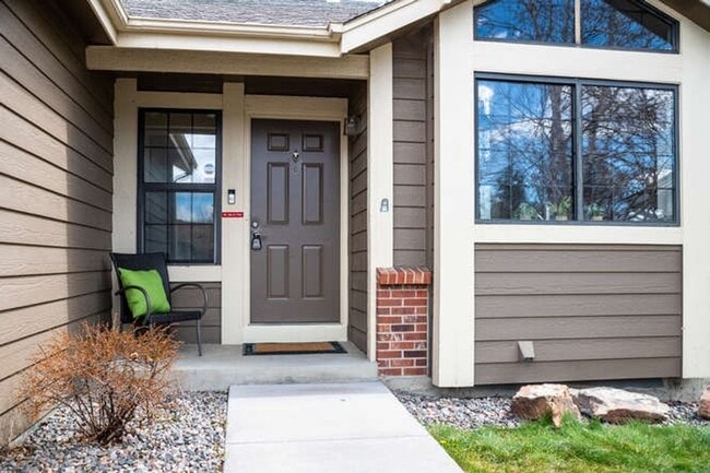 Building Photo - Online for roommate application ONLY