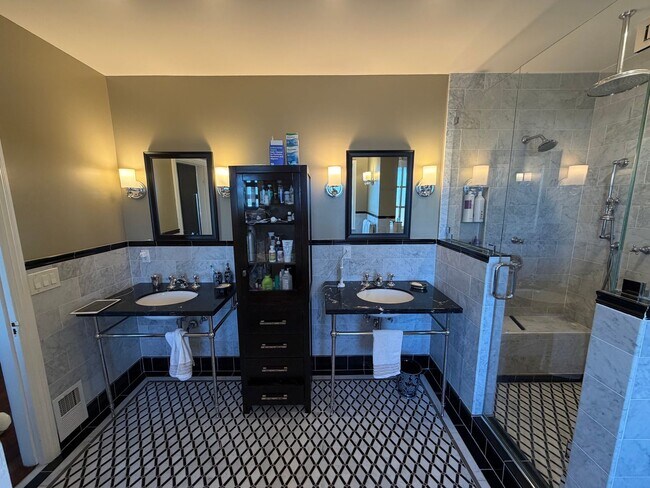 Building Photo - Elegant St. Francis Wood Residence - Available Furnished or Unfurnished