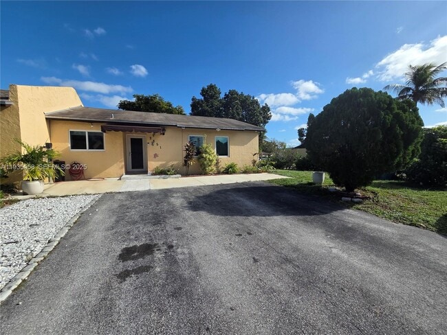 Building Photo - 2851 NW 203rd Ln