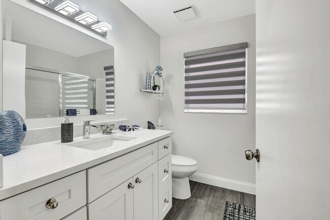 Building Photo - 7946 Sailing Shores Terrace