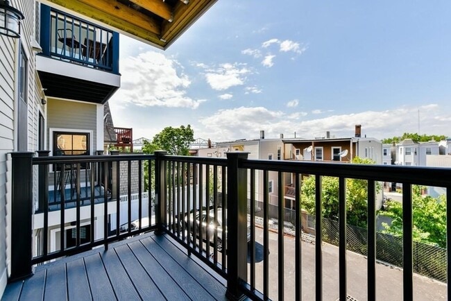 Building Photo - 44 W Eagle St