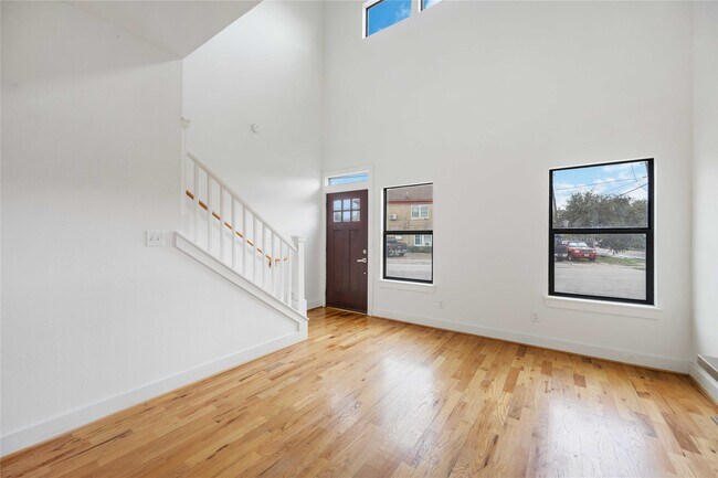 Building Photo - 1617 Dumble St