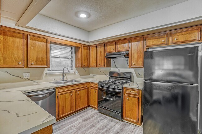 Building Photo - 18742 Glen Briar Ln