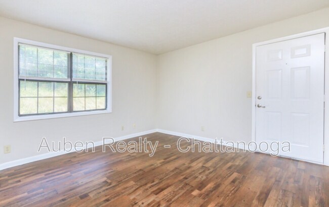Building Photo - 112 S Ridge Dr