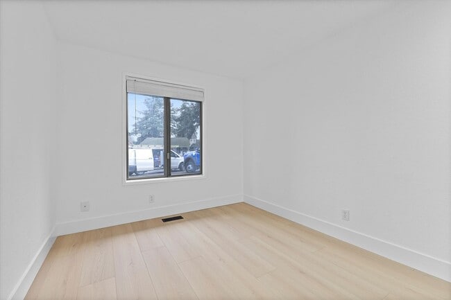 Building Photo - Charming 3-Bedroom Home on Quiet Cul-de-Sac