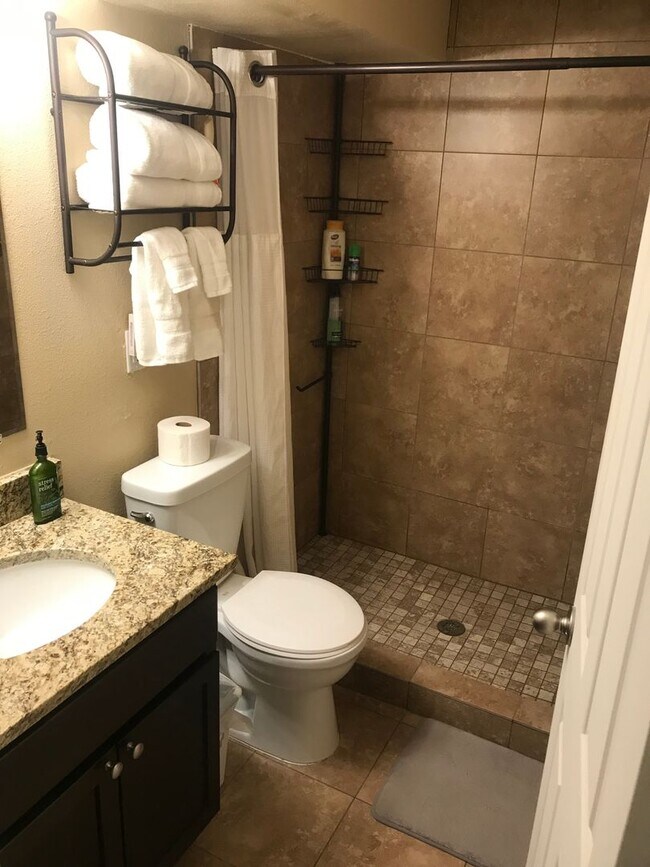 Building Photo - Reed Drive