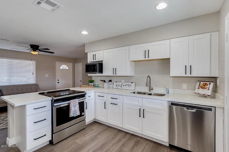 Building Photo - 518 S Mulberry