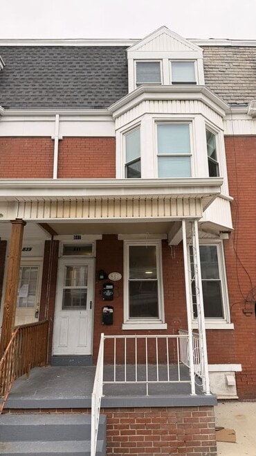 Building Photo - 841 E Philadelphia St