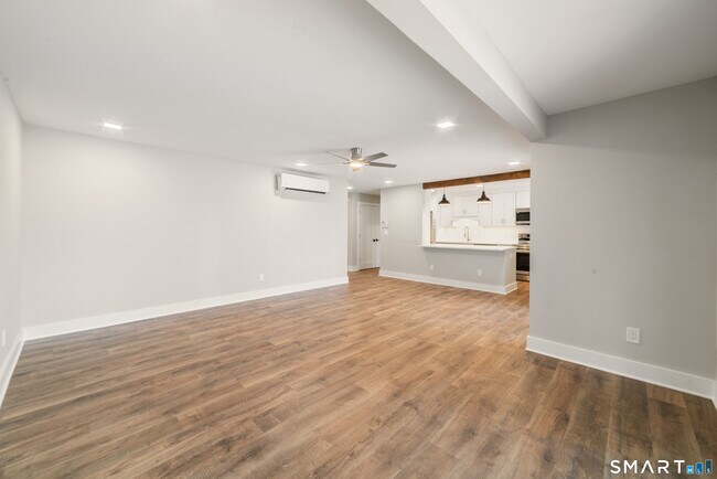 Building Photo - 304 Heritage Vlg