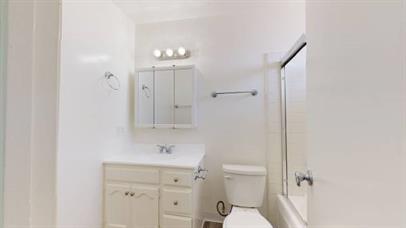 Building Photo - 123 S Catalina St