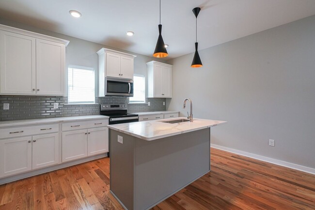 Building Photo - East Nashville Townhome