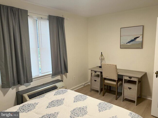 Building Photo - 16 Auburn Ct