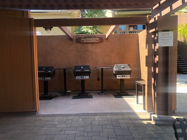 Building Photo - Rancho Mission Villas, 1 Bedroom, 1 Bath, ...