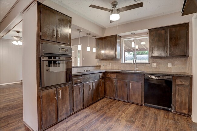 Building Photo - 9631 Fairdale Ln