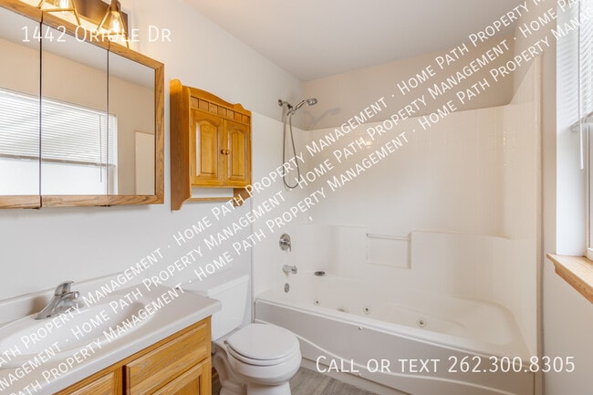 Building Photo - 1442 Oriole Dr