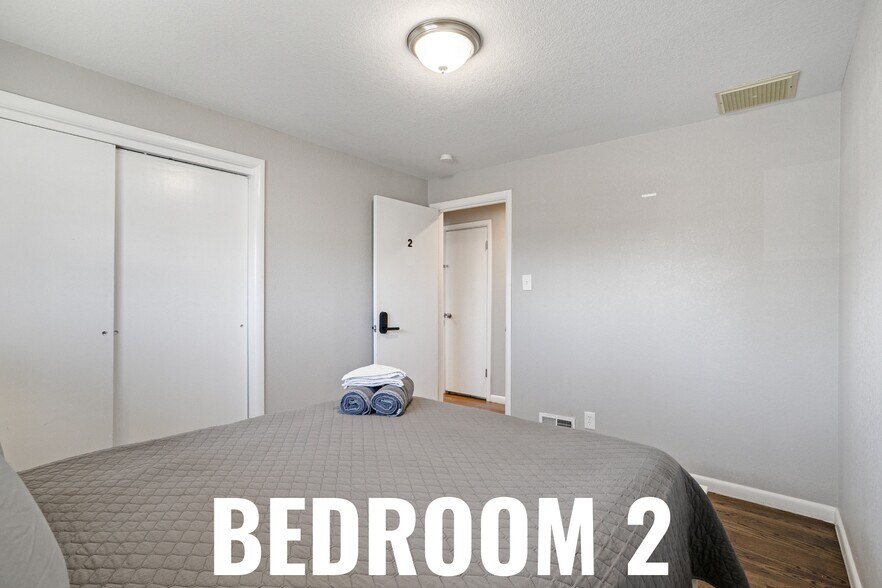 Building Photo - 2300 Lima St