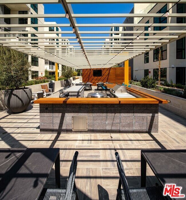 Building Photo - 1101 N Main St