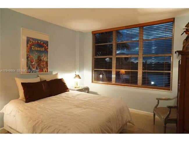 Building Photo - 5600 Collins Ave