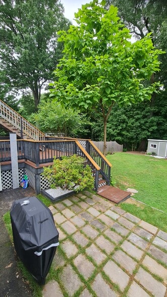 Building Photo - 210 Raymond Rd