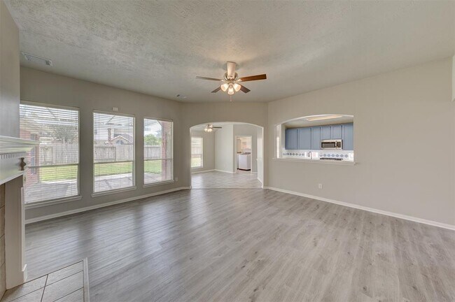 Building Photo - 2107 Crossbay Ct