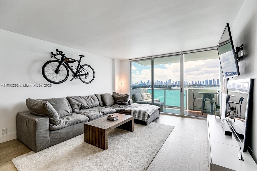 Building Photo - 1200 West Ave