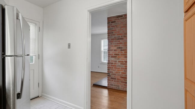 Building Photo - 6415 Howe St