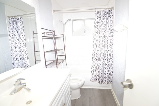 Building Photo - 5214 Beaverhill Dr