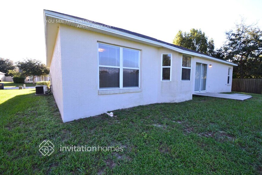 Building Photo - 7988 Oak Run Cir