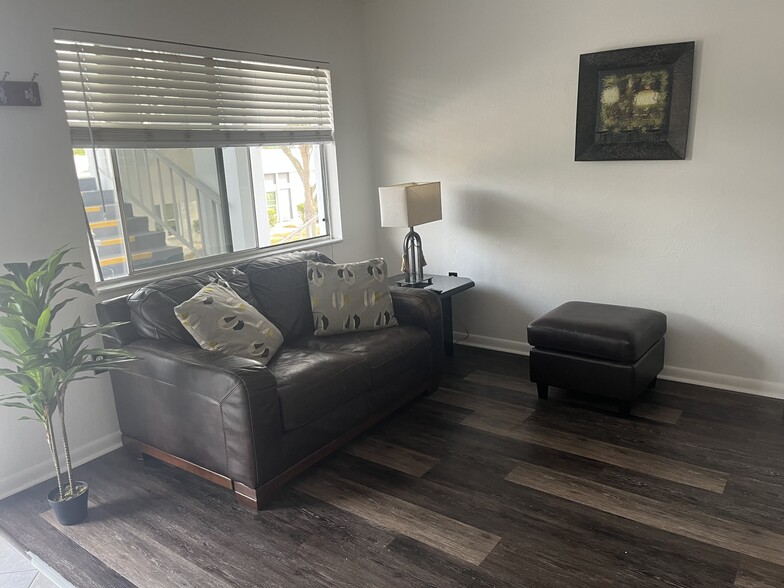 Living room - 8396 111th St