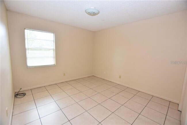 Building Photo - 1426 E Fern Rd