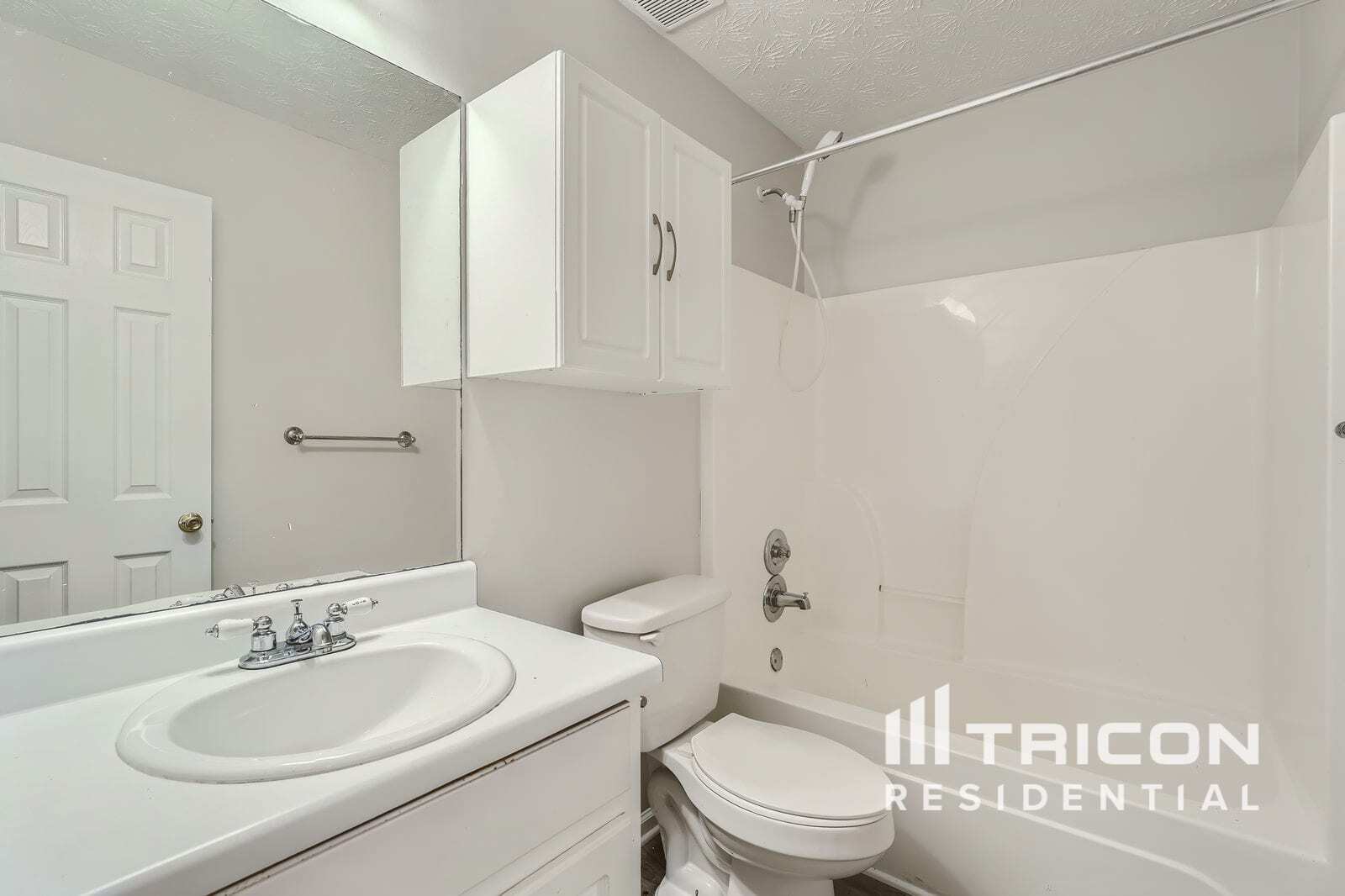 Building Photo - 1504 Riverglen Dr
