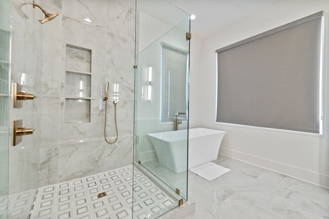 Building Photo - Fully Furnished in Argenta!