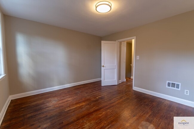 Building Photo - 5632 Pioneer Dr