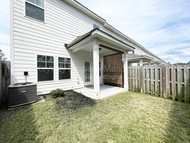Building Photo - 301 Sumac Trail